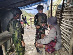 Langkah Prajurit di Ujung Negeri: Satgas TNI Gelar Operasi Teritorial Kesehatan di Kampung Wombru
