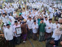 Pecahkan Rekor Dunia Singosari Catat Sejarah Dengan 3.000 Peserta Jalan Sehat Bertompah , Kuatkan Identitas Santri Dan Budaya Lokal Singosari 