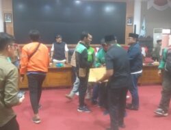 Driver Ojek Online Geruduk DPRD Pasuruan, Protes Kualitas BBM Diduga Rusak Mesin Motor